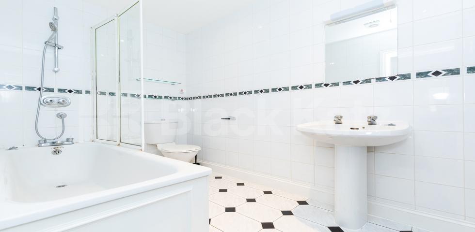 			WAREHOUSE CONVERSION, 2 Bedroom, 1 bath, 1 reception Apartment			 Crawford Passage EC1R, FARRINGDON / HOLBORN